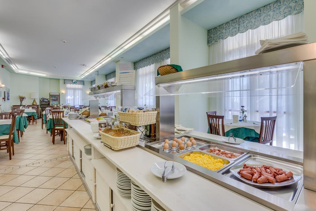 Hotel Austria Caorle Buitenkant foto