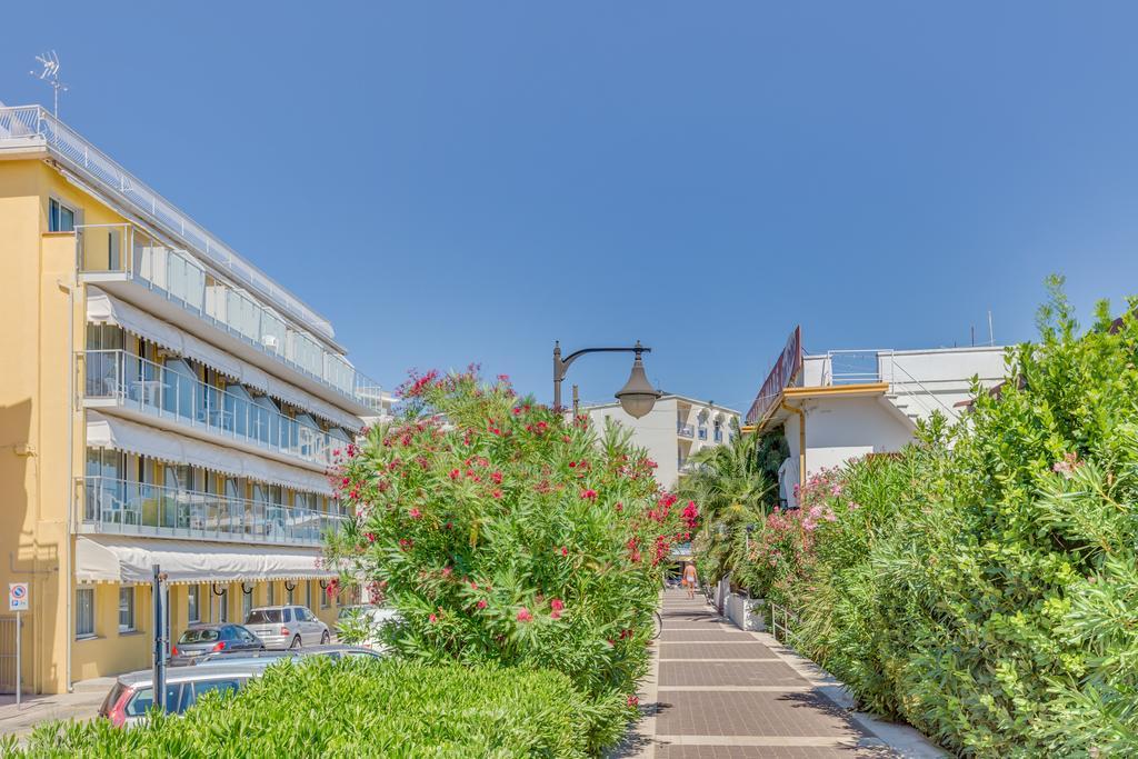 Hotel Austria Caorle Buitenkant foto
