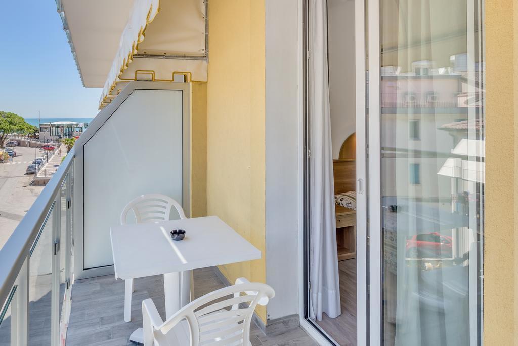Hotel Austria Caorle Buitenkant foto