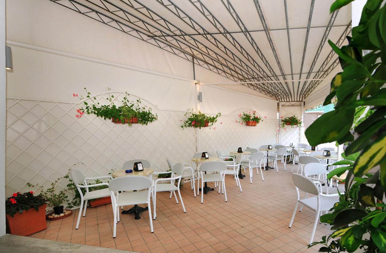 Hotel Austria Caorle Buitenkant foto