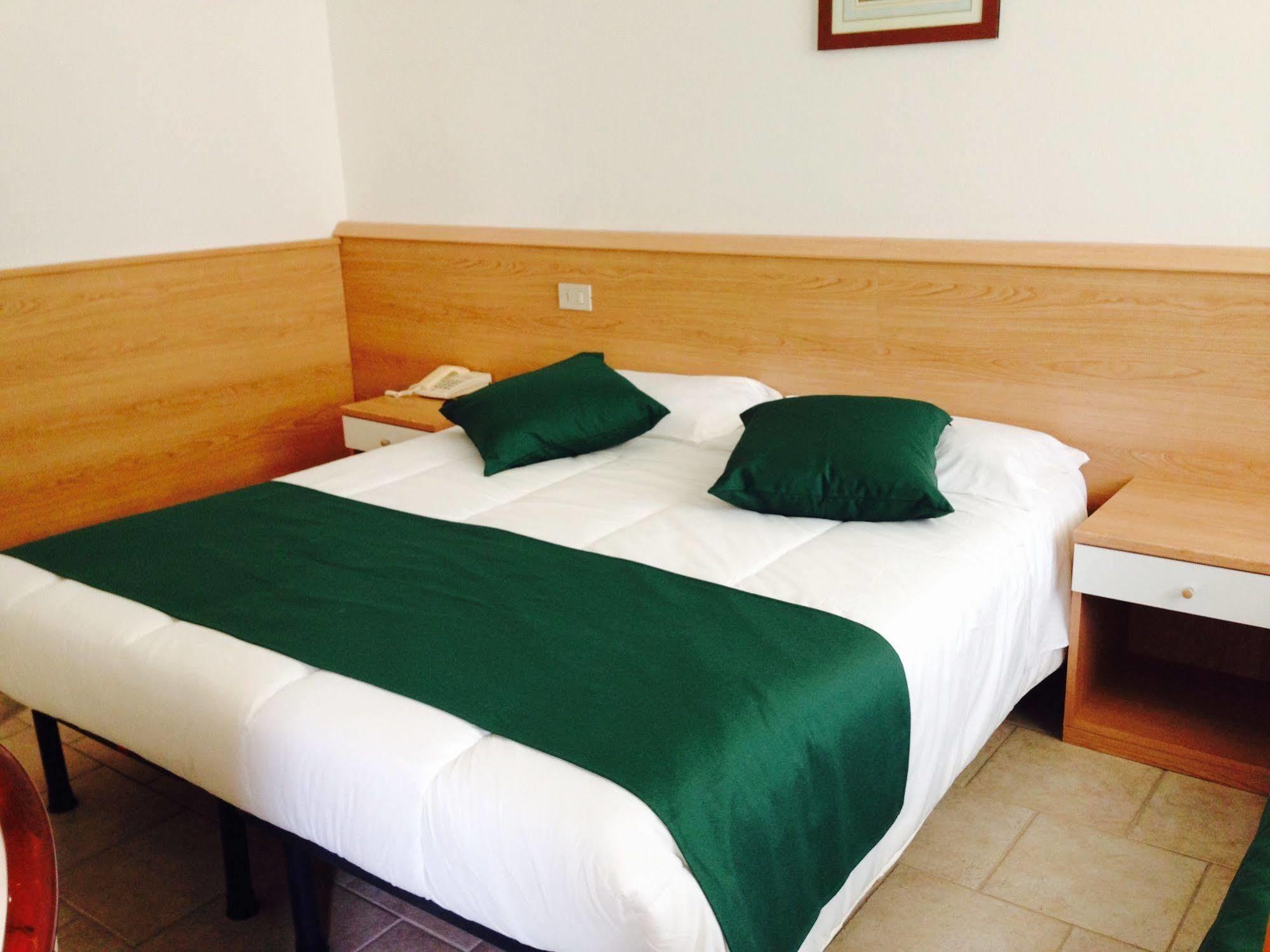 Hotel Austria Caorle Buitenkant foto