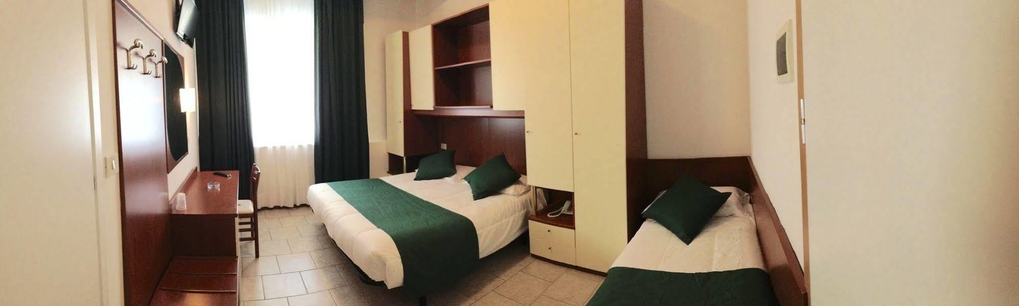 Hotel Austria Caorle Buitenkant foto