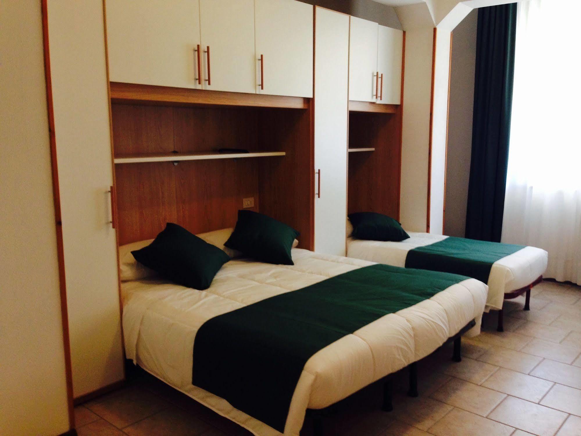Hotel Austria Caorle Buitenkant foto