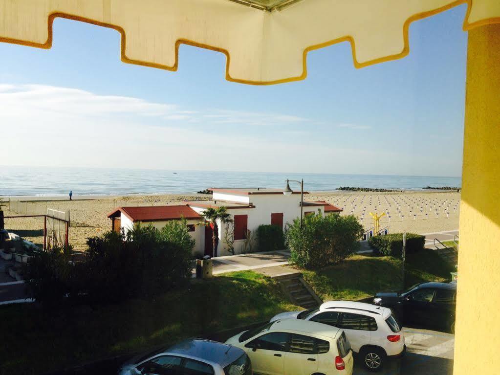 Hotel Austria Caorle Buitenkant foto